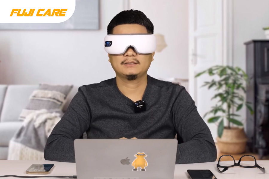 Youtuber Dương Dê lựa chọn kính massage để thư giãn cho đôi mắt
