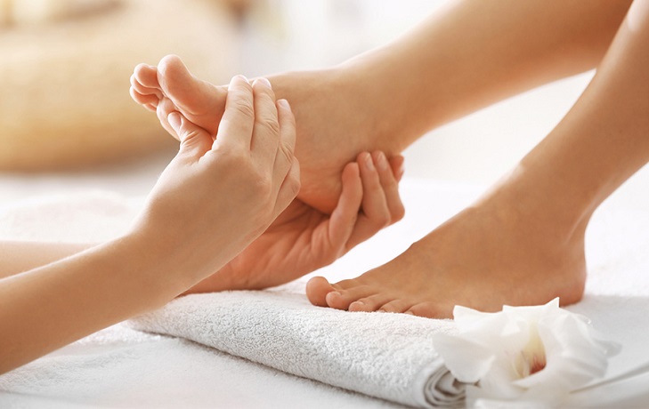 Các bước massage chân tại nhà đơn giản nhất 